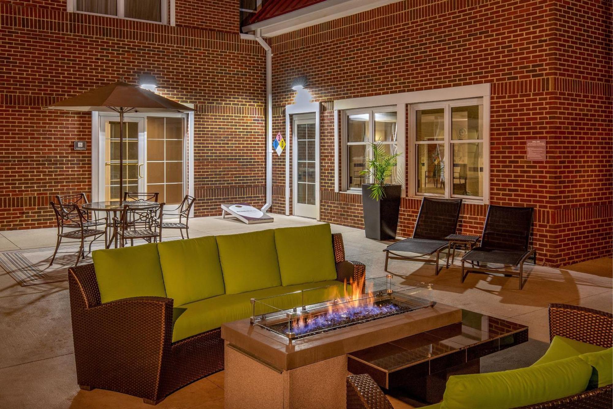 Residence Inn By Marriott Chesapeake Greenbrier Exterior photo