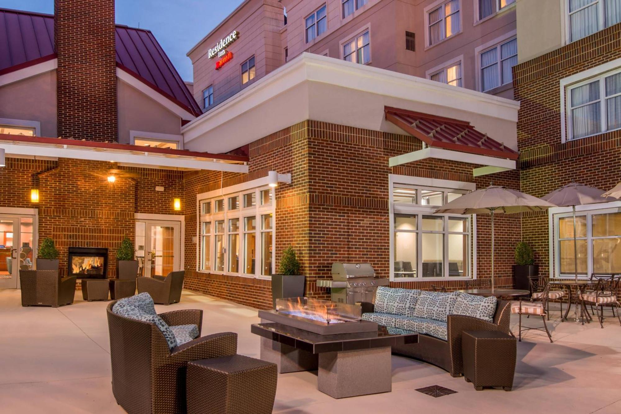 Residence Inn By Marriott Chesapeake Greenbrier Exterior photo