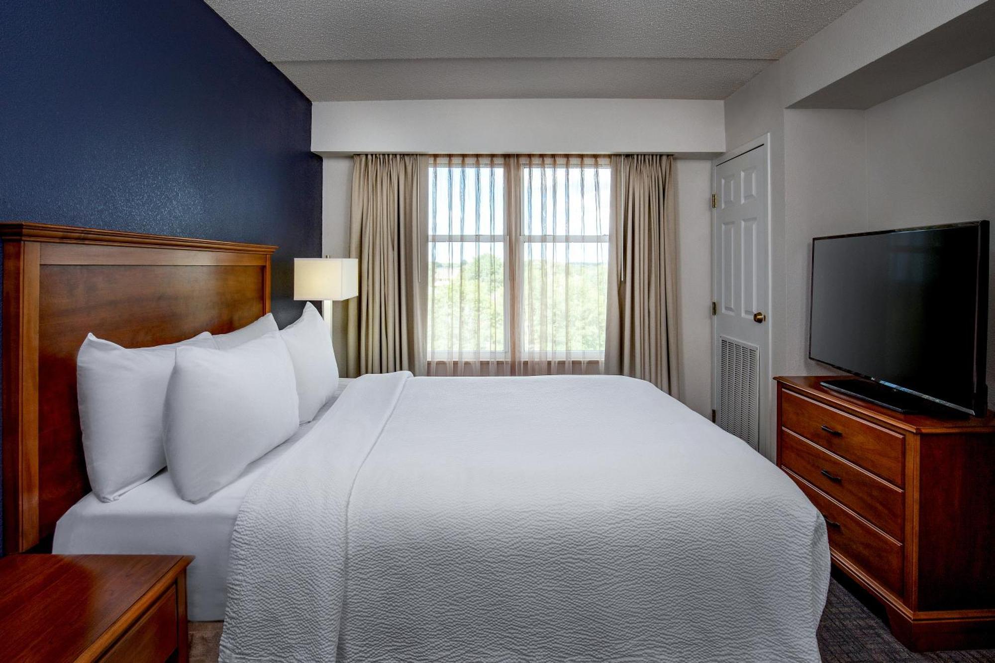 Residence Inn By Marriott Chesapeake Greenbrier Exterior photo