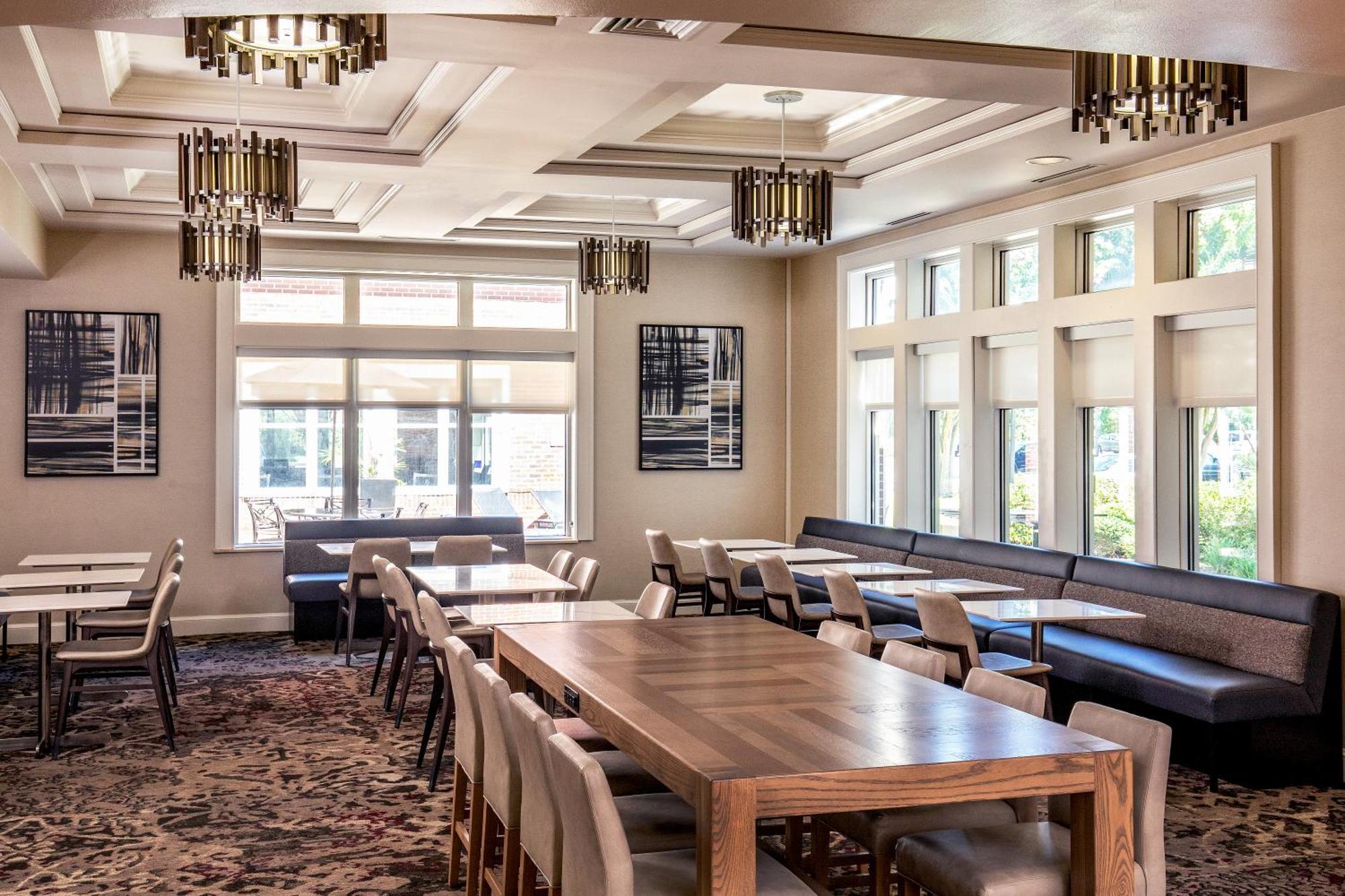 Residence Inn By Marriott Chesapeake Greenbrier Exterior photo