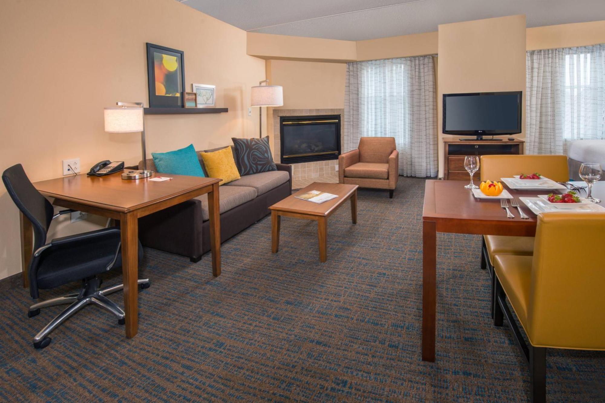 Residence Inn By Marriott Chesapeake Greenbrier Exterior photo