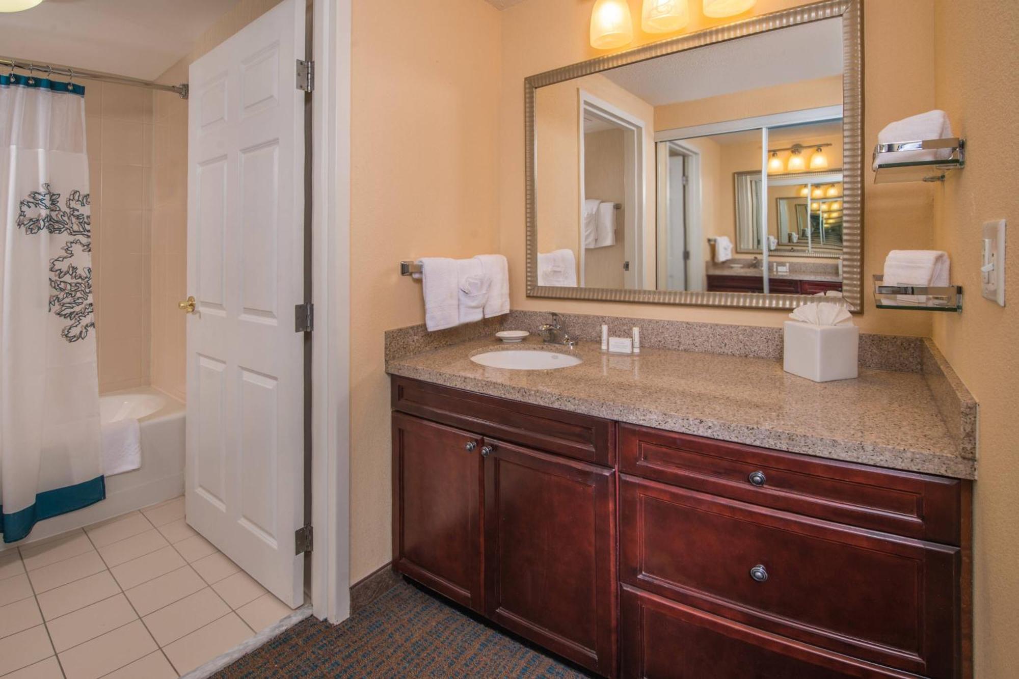 Residence Inn By Marriott Chesapeake Greenbrier Exterior photo