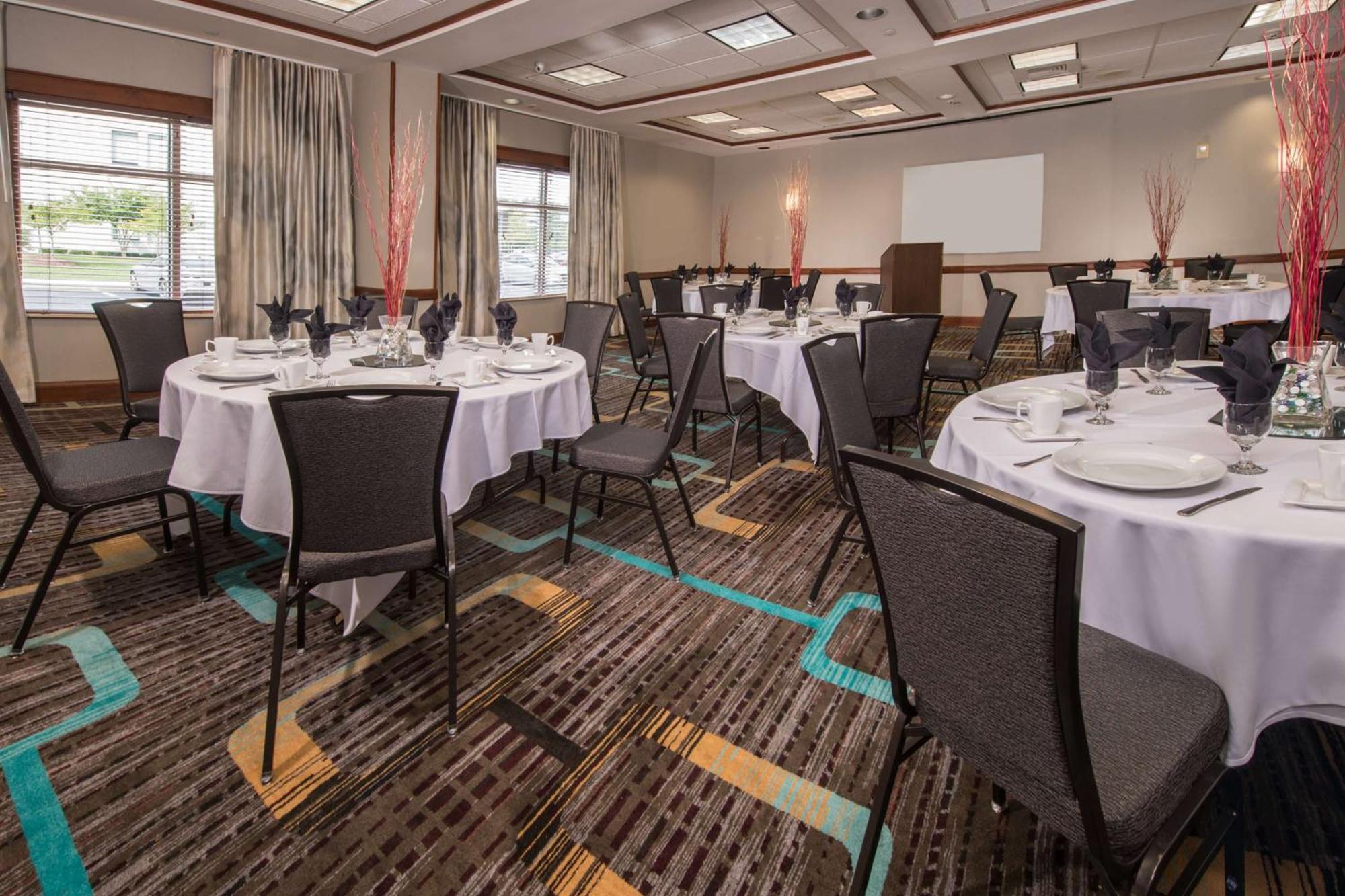 Residence Inn By Marriott Chesapeake Greenbrier Exterior photo
