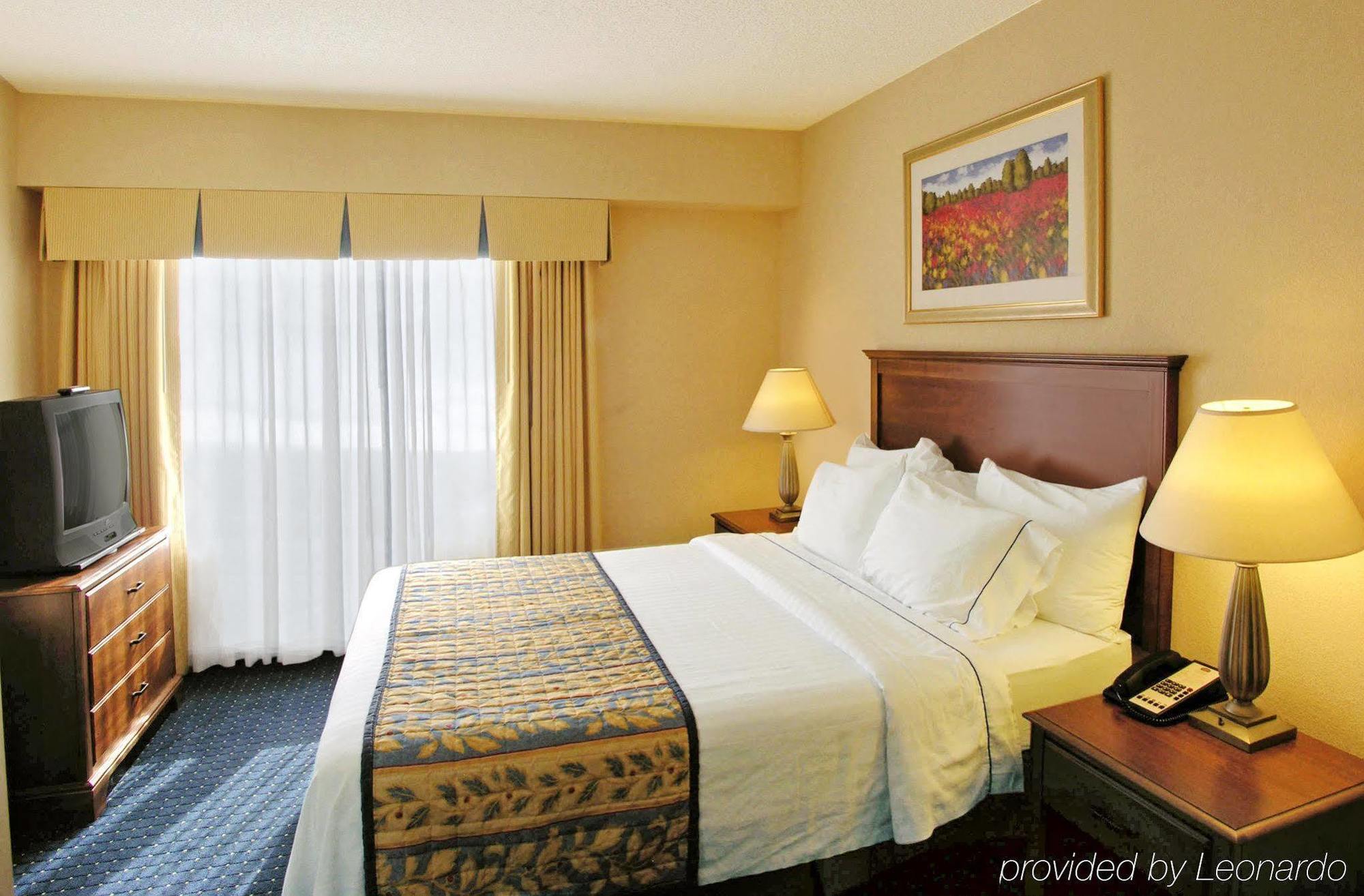 Residence Inn By Marriott Chesapeake Greenbrier Exterior photo